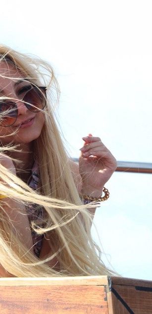 Model - AppleBrandy striptease