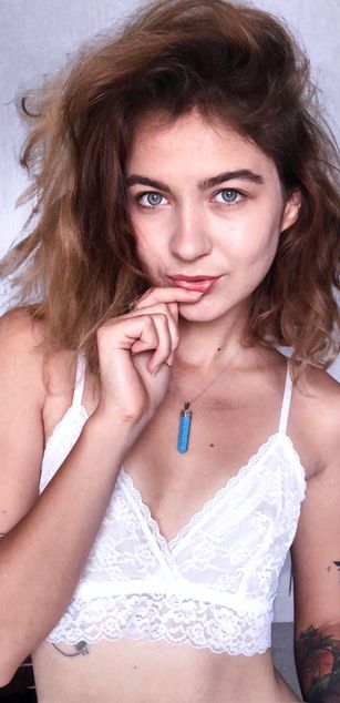 Model - FeliciaFoxy young