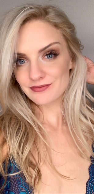 Model - Allie Awesome joi