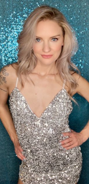 Model - Allie Awesome joi