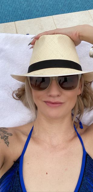 Model - Allie Awesome joi