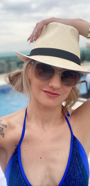 Model - Allie Awesome joi