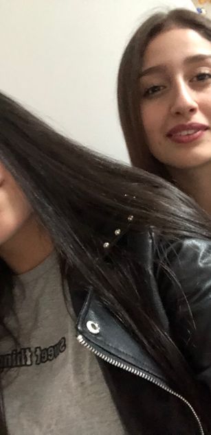 Model - Clark and Lexa kiss