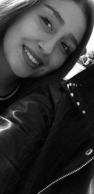 Model - Clark and Lexa kiss