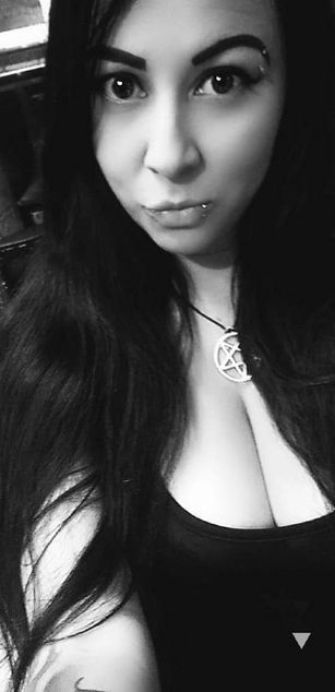 Model - ZATRICAXHORNY roleplay