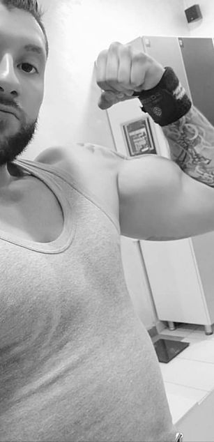 Model - SinnerMuscle natural