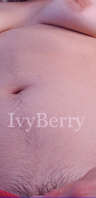 Model - IvyBerry fetish