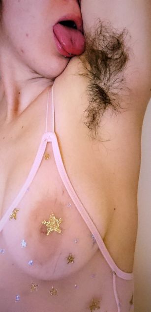 Model - IvyBerry fetish