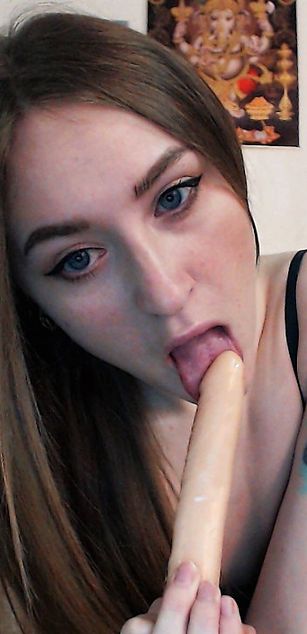 Model - JuicyKitty deepthroat