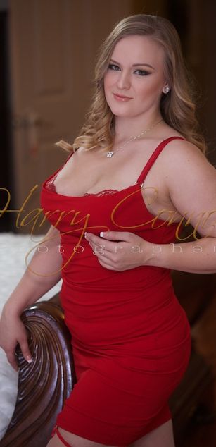 Model - Mia Amore deepthroat