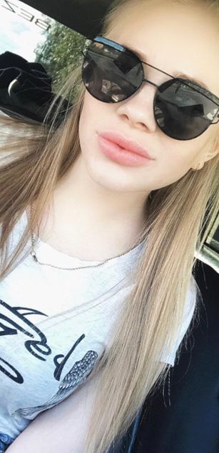 Model - Camila Dream blowjob