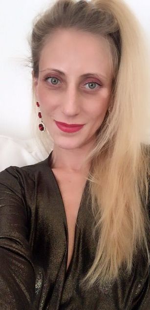 Model - MissEly milf