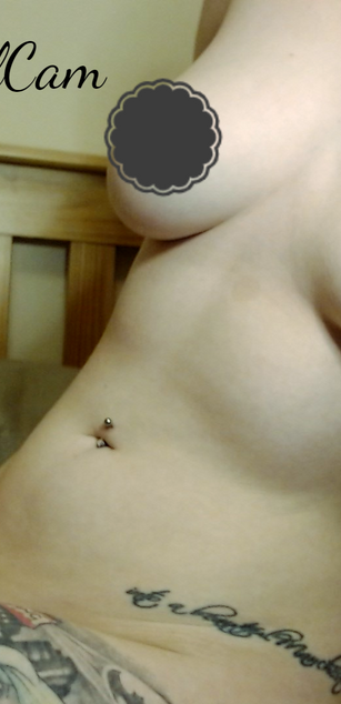 Model - PixieGirlCam boobs