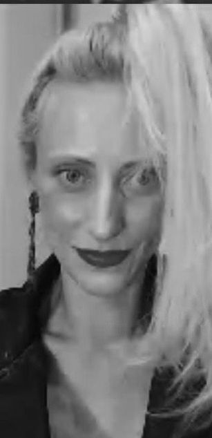 Model - MissEly milf