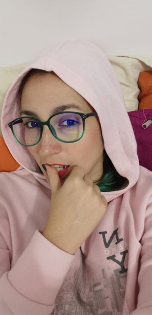 Model - LeaGreay sexy