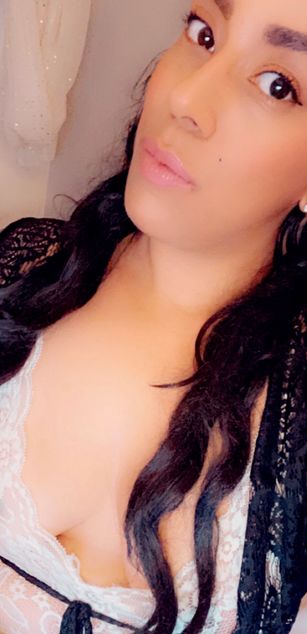 Model - LatinaLacie deepthroat