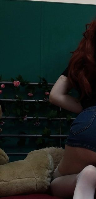 Model - MissLilyy pussy