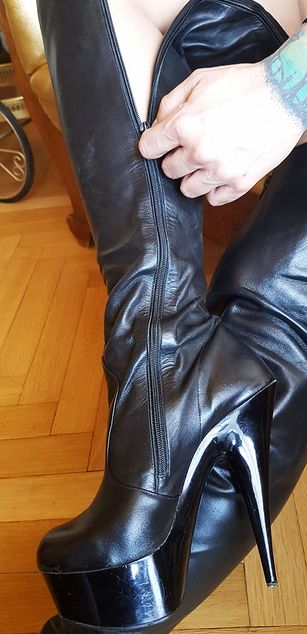 Model - Lady Velvet Steel - German Femdom cuckold