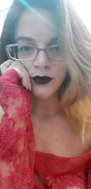 Model - AlexaKindle mistress