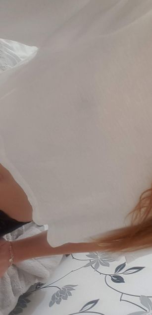 Model - British Redhead Robyn redhead