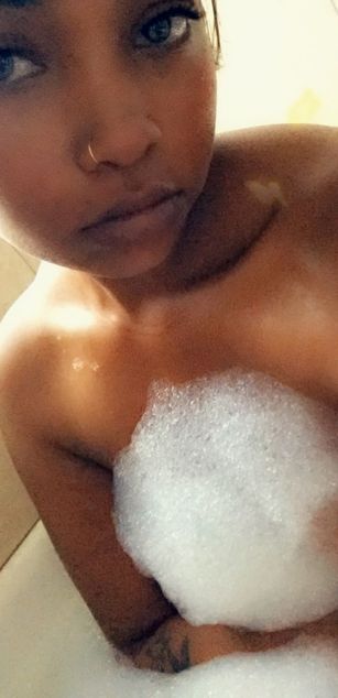 Model - XxxoticQueen bigass