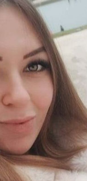 Model - BellaSweet heels