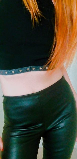 Model - British Redhead Robyn redhead