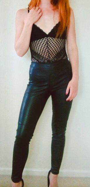 Model - British Redhead Robyn redhead