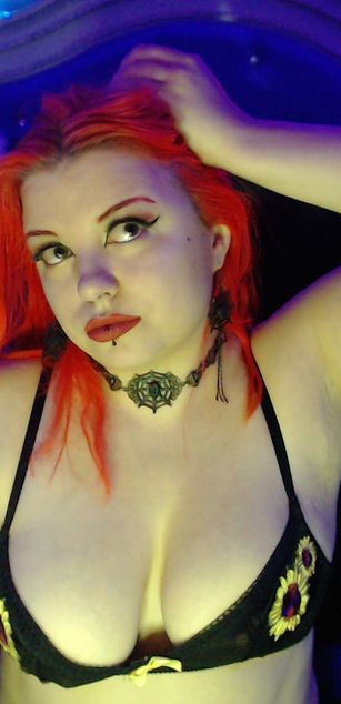 Model - Kira Baldridge bigtits