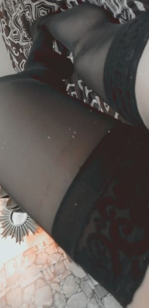 Model - BABYTATTOGIRL dildo