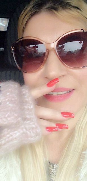 Model - Hottie_Eyes 2