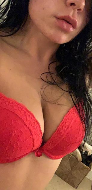 Model - LondonChelsea pussy