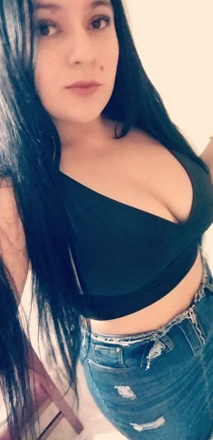 Model - Crystal bigtits