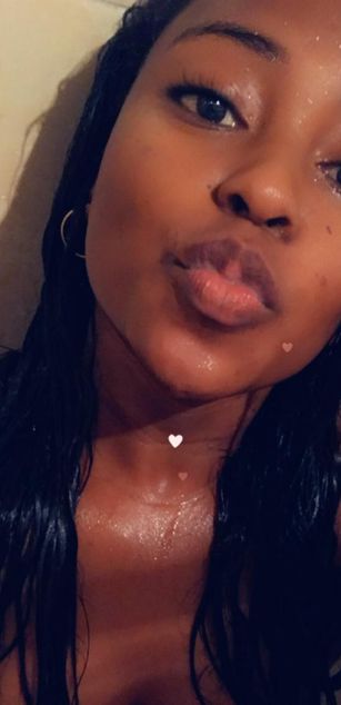 Model - BonieBrown blackpussy