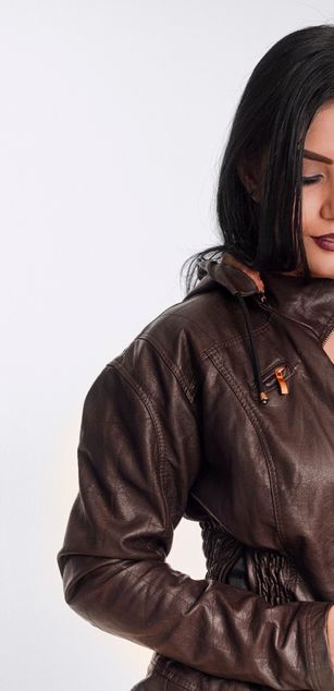 Model - SaritahSweet deepthroat