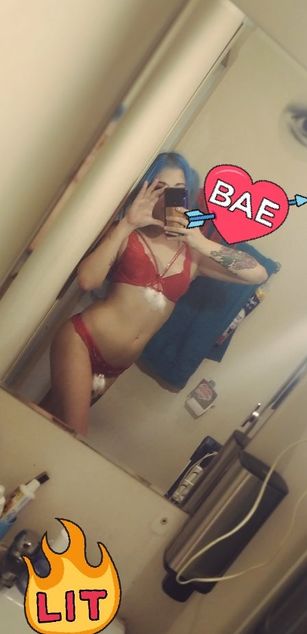 Model - Saline_Christianne_F toys