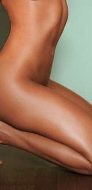 Model - NikkyHot medias