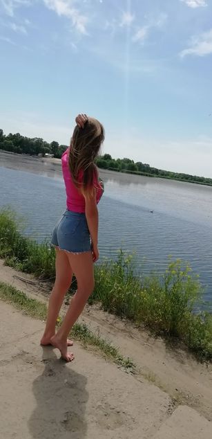 Model - Annushka sex