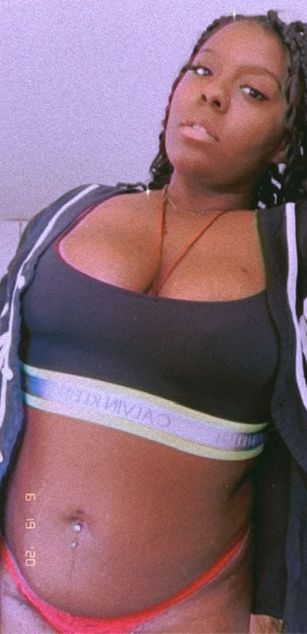 Model - pinkbunnny feet