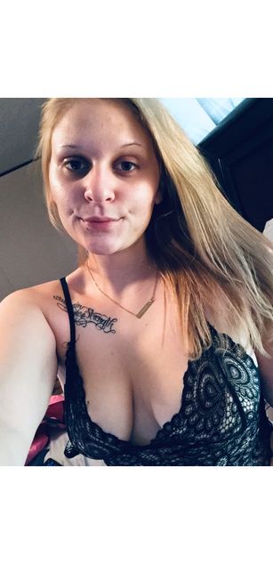 Model - Queenaddie19 blondie