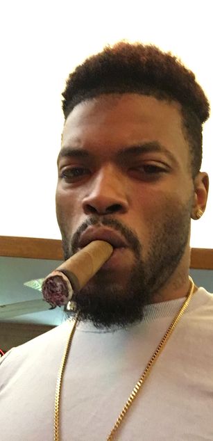 Model - ExclusiveTaste muscular