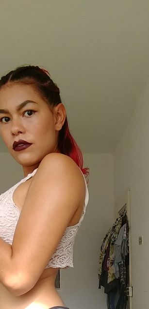 Model - Eriss dancing