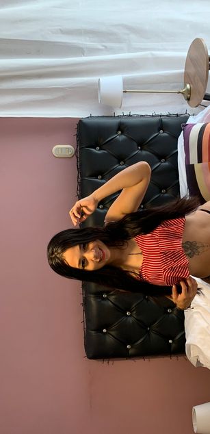 Model - AXEL AND LIZ bigtits