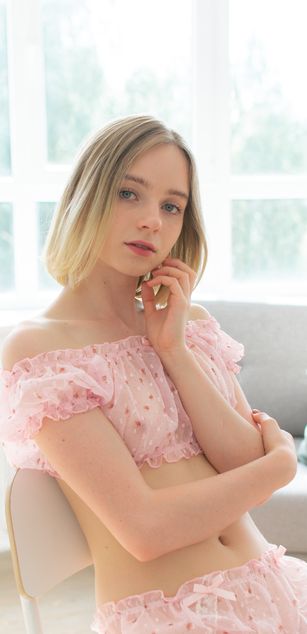 Model - EllyMur deepthroat