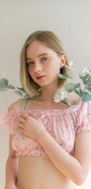 Model - EllyMur deepthroat