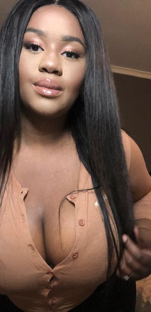 Model - BustyLeahx ass