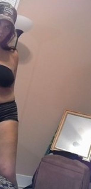 Model - Gia Costello curvy