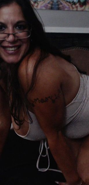 Model - Gia Costello curvy