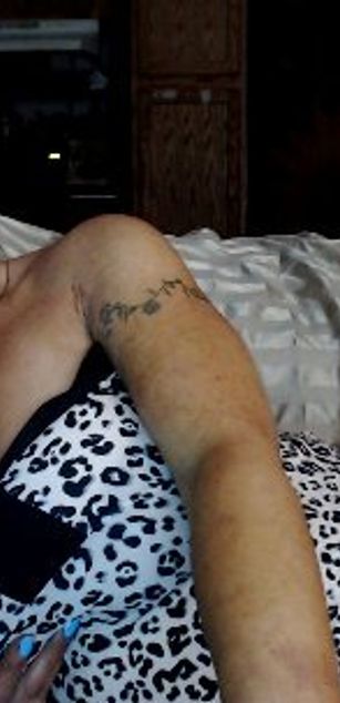 Model - Gia Costello curvy