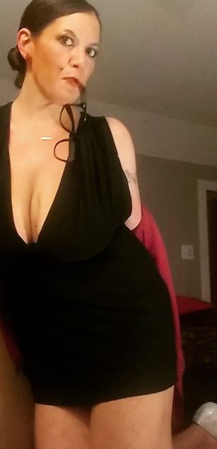 Model - Gia Costello curvy